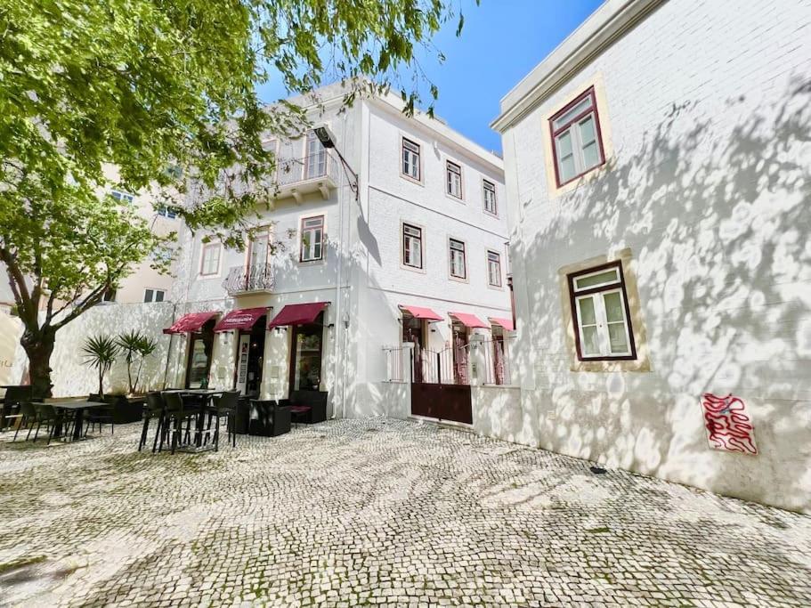 Vila Rosario 3 Studios With Patio By Homeful Homes Lizbona Zewnętrze zdjęcie